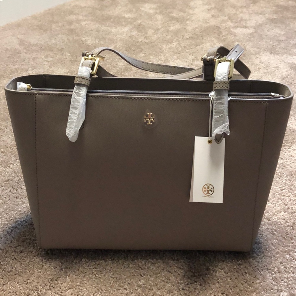 Tory Brich Emerson small bucket tote